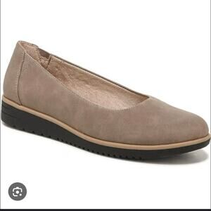 Naturalizer Soul beige brown Vegan Leather 9.5 loafers flats
